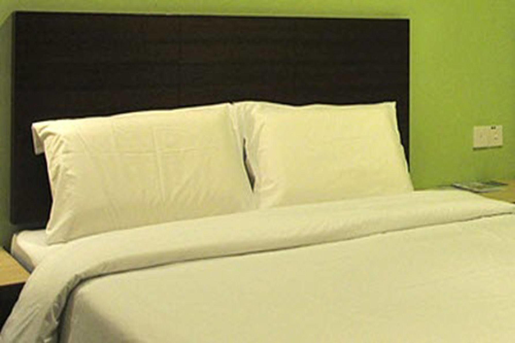 Golden Bay Hotel Malacca Eksteriør billede